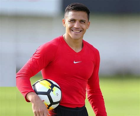 what club does alexis sanchez play for